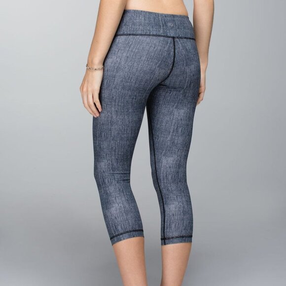 Lululemon Wunder Under Crop Full-On Luxtreme in Burlap Texture Black Dune Size 8 - Picture 1 of 12